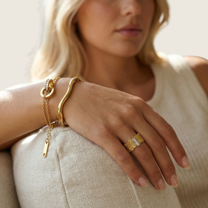 The Bond Bracelet